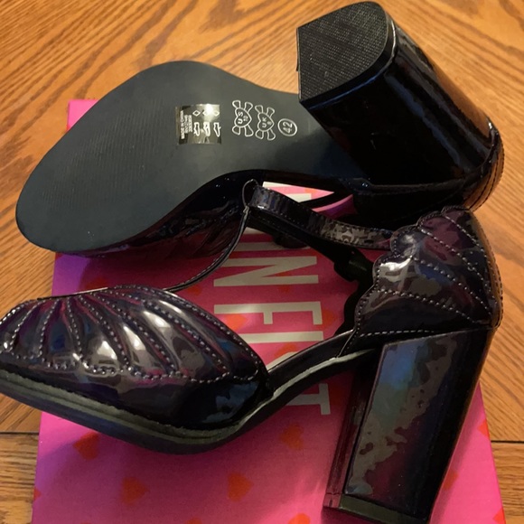 NWT Iron Fist Mother of Pearls Heels - Picture 6 of 7